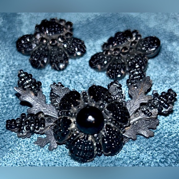 Vintage ESTATE Miriam Haskell Black Ornate Jet Brooch And...